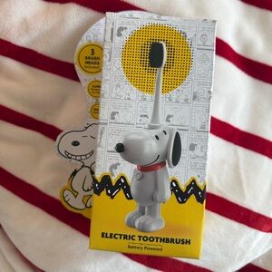 Snoopy Electric Toothbrush with Extra Heads